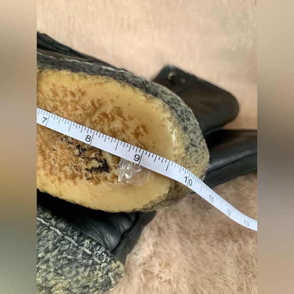 Mukluks black winter boots - Picture 10 of 10